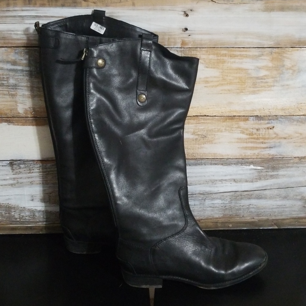 Black boots